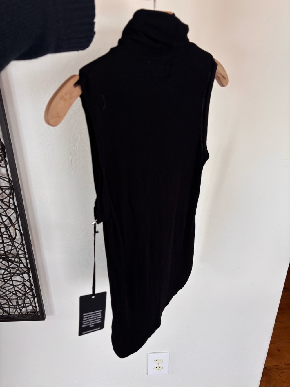 Michael Lauren Black Ribbed High-Neck Tank Top - Picture 4 of 10
